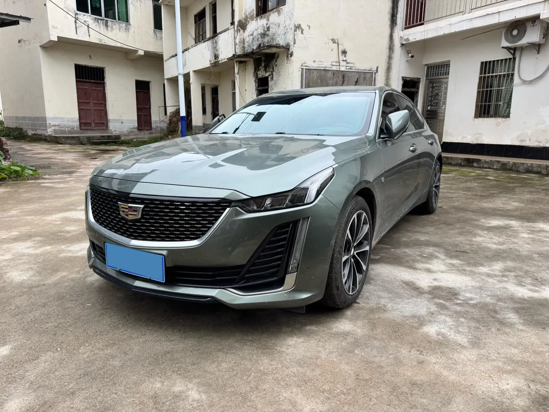 2022 CADILLAC CT5 view 1