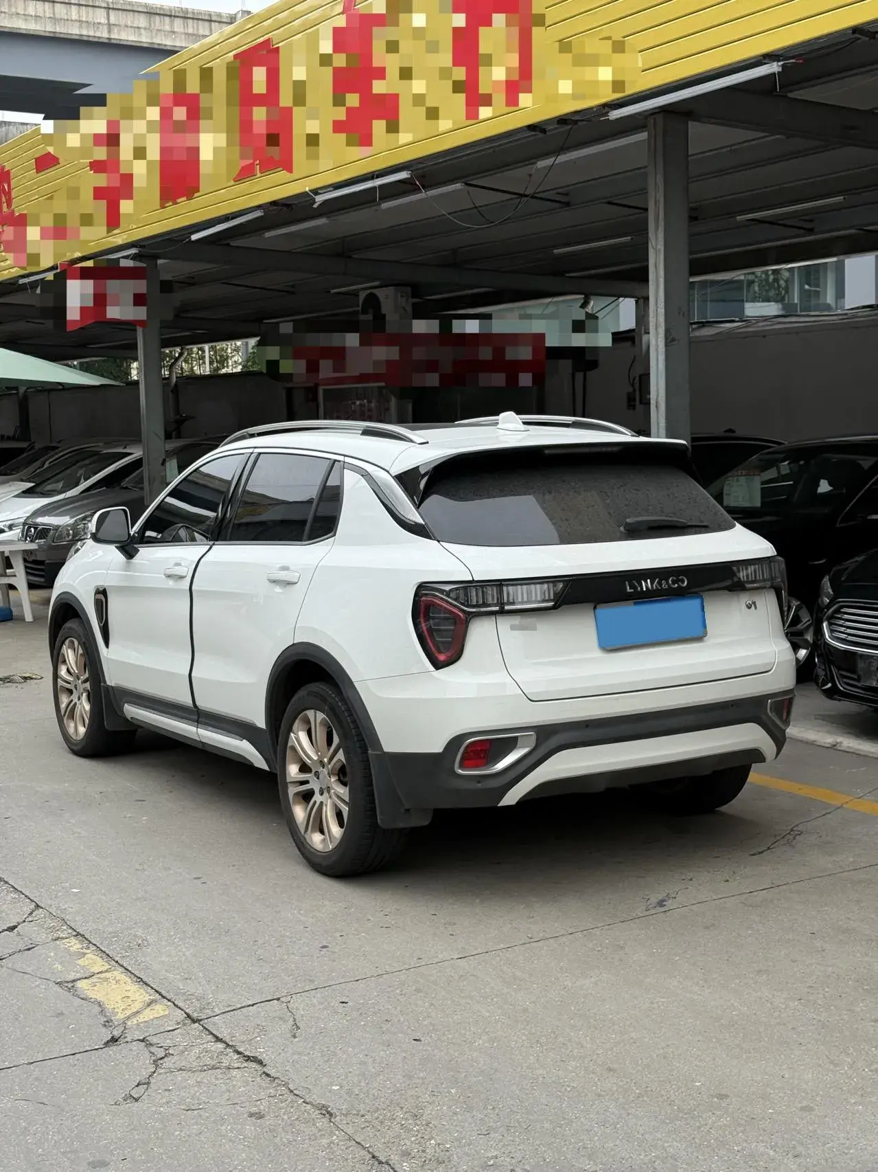 2017 LYNK&CO 01 thumbnail 3