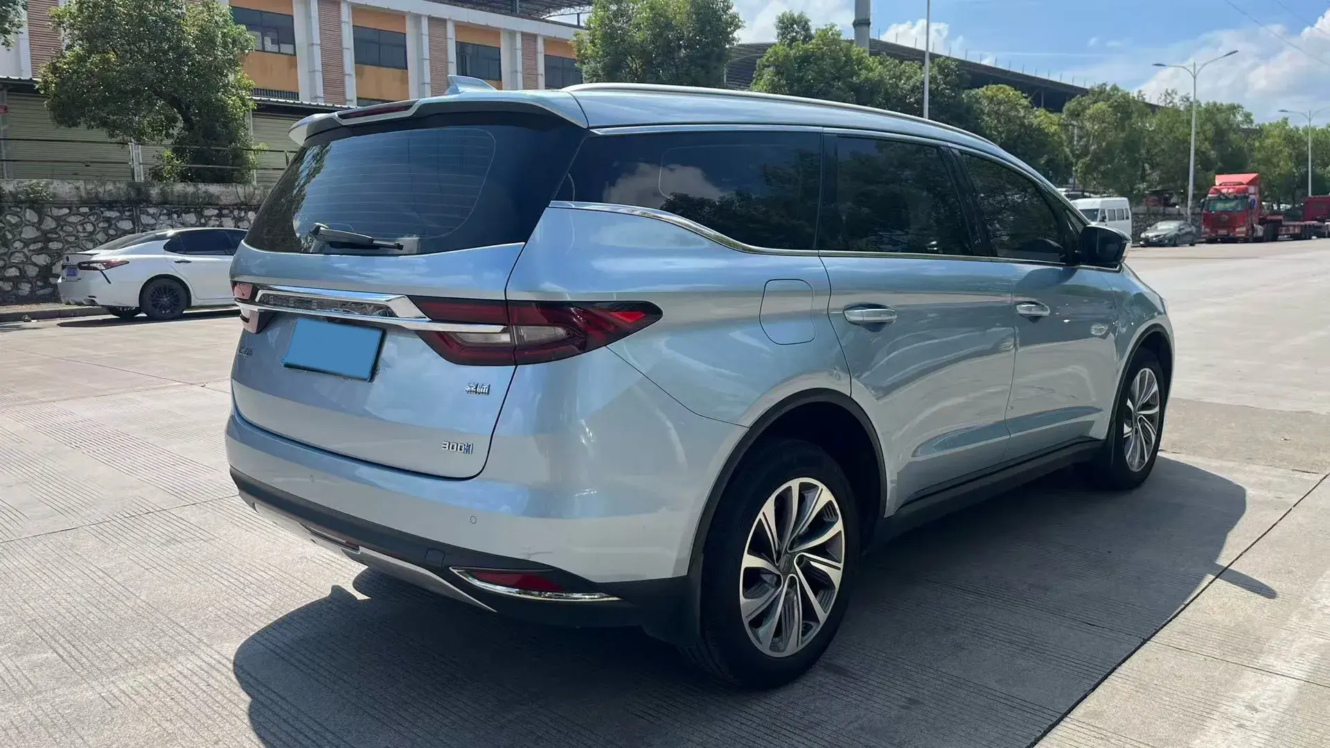 2019 GEELY TUGELLA thumbnail 2
