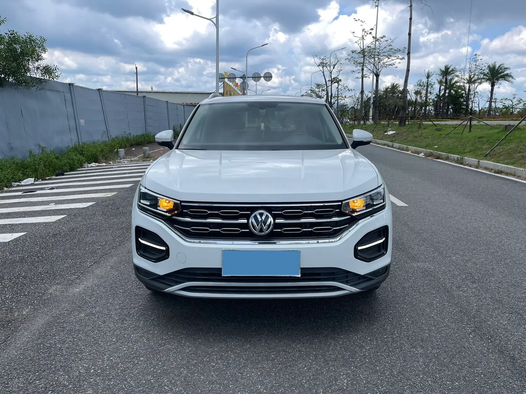 2019 VOLKSWAGEN TAYRON thumbnail 2