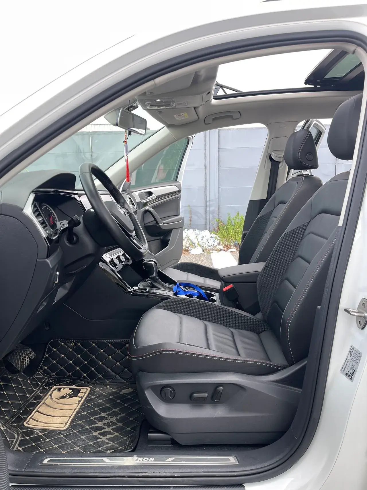 2019 VOLKSWAGEN TAYRON thumbnail 4