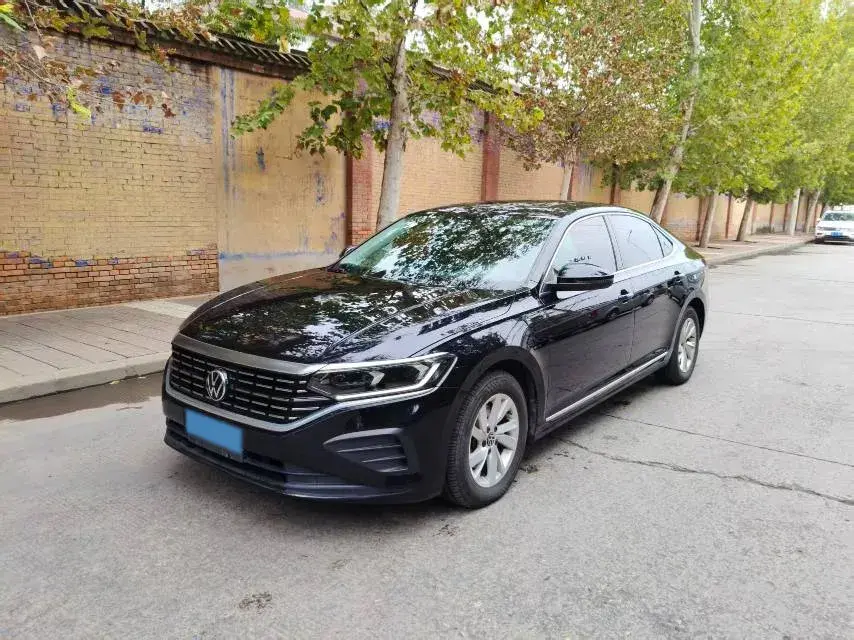 2022 VOLKSWAGEN PASSAT view 1