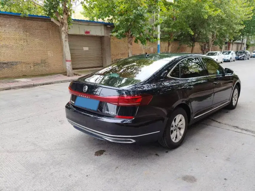 2022 VOLKSWAGEN PASSAT thumbnail 3