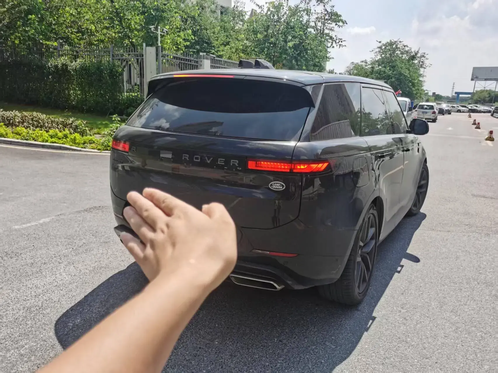 2023 LAND ROVER thumbnail 2