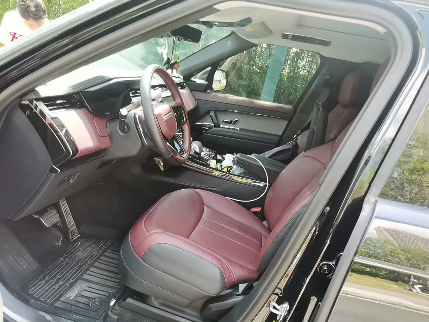 2023 LAND ROVER thumbnail 3