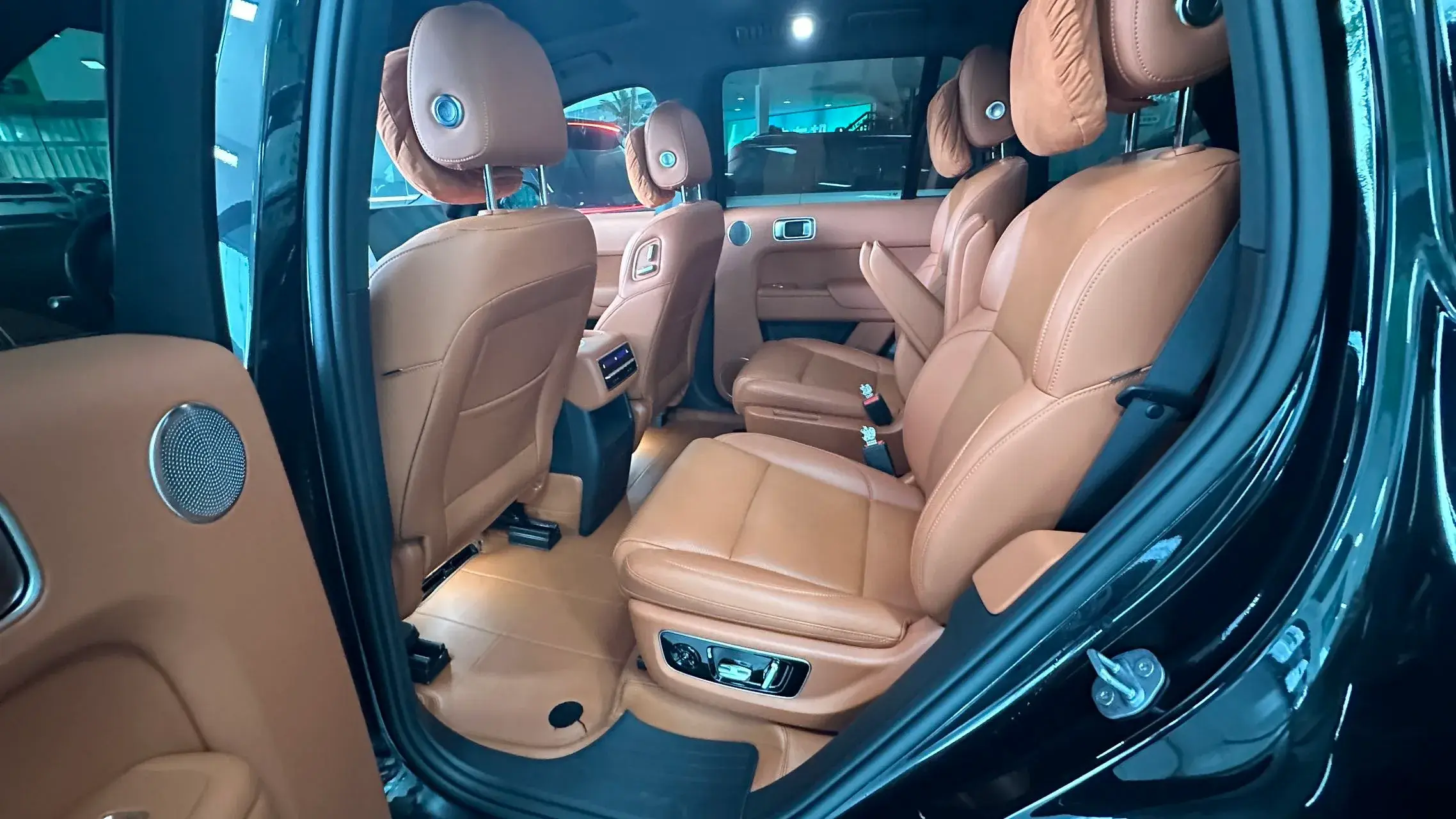 2023 LI L8 thumbnail 4