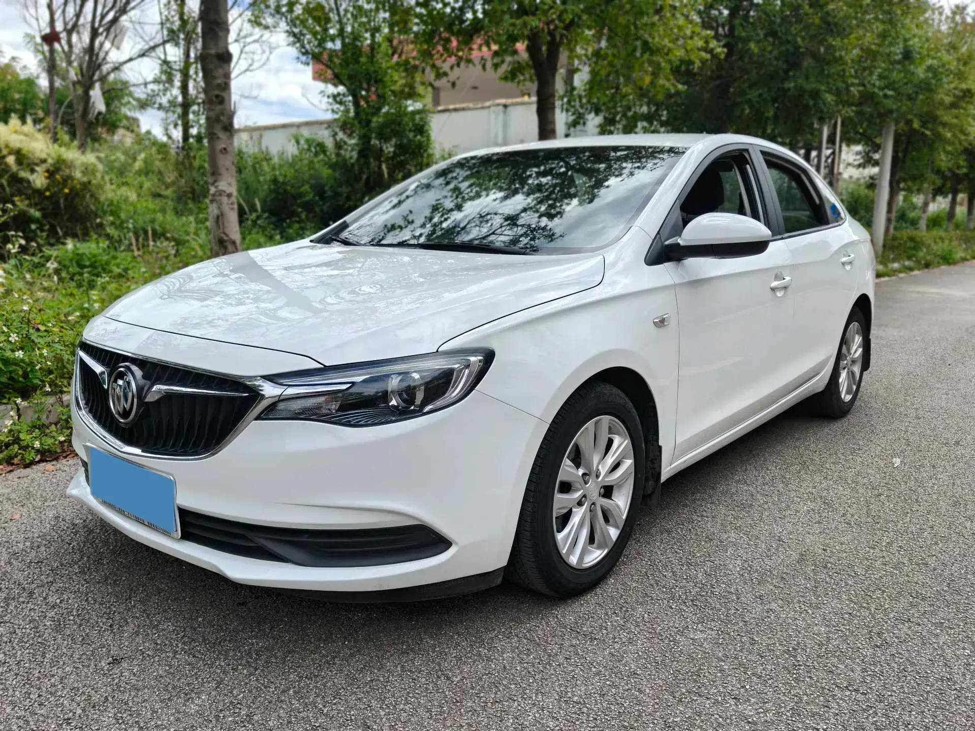 2021 BUICK EXCELLE view 1