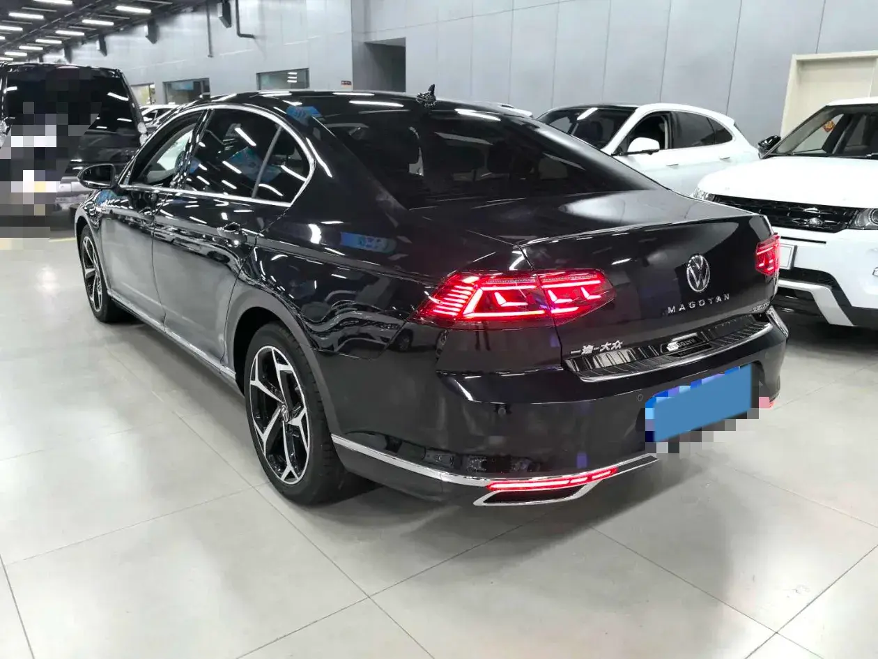 2021 VOLKSWAGEN MAGOTAN thumbnail 3