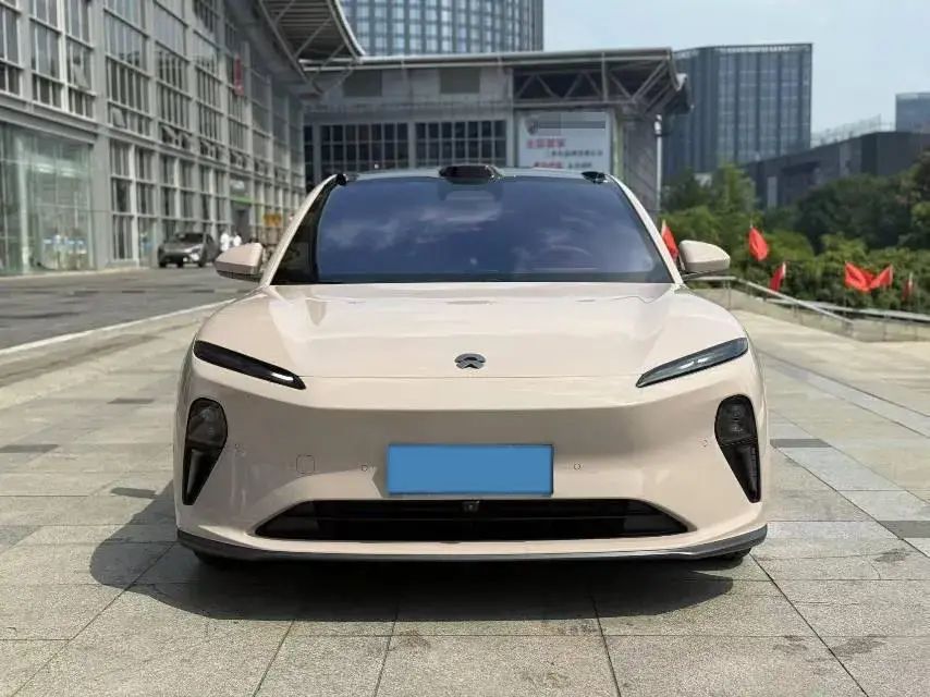 2022 NIO ET5 thumbnail 2