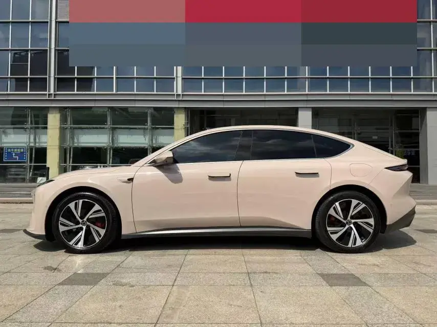 2022 NIO ET5 thumbnail 3