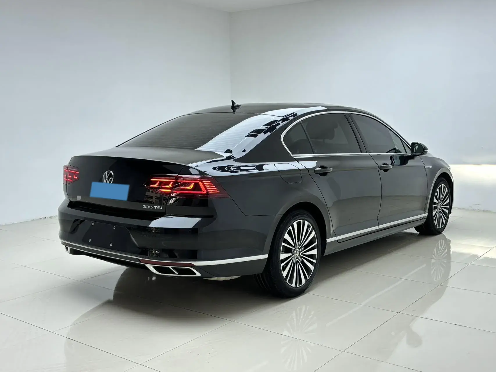 2023 VOLKSWAGEN MAGOTAN thumbnail 3