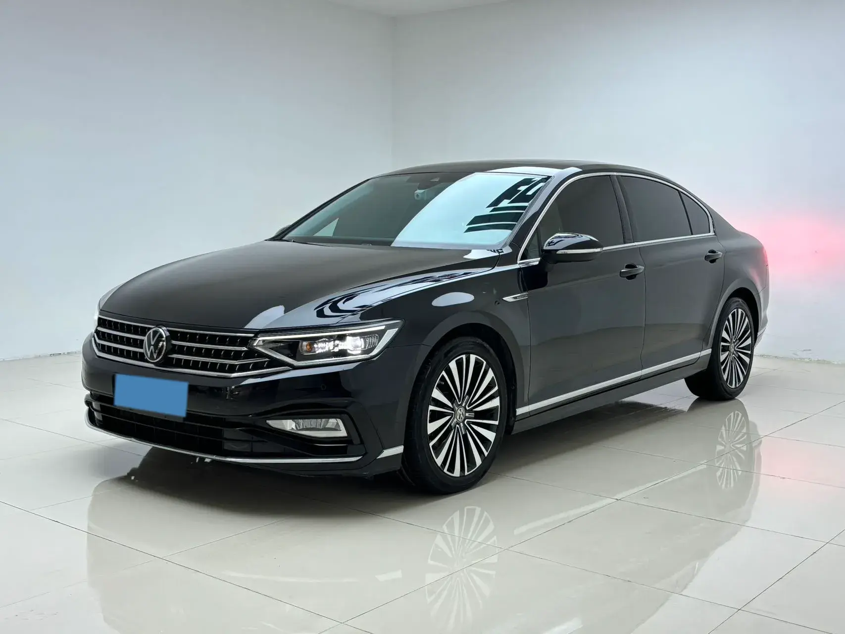 2023 VOLKSWAGEN MAGOTAN view 1