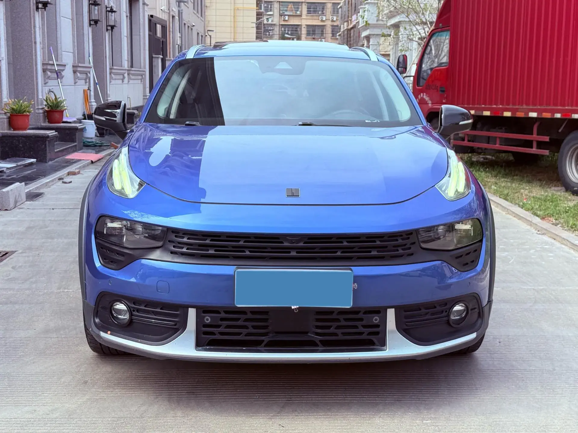 2019 LYNK&CO 02 thumbnail 2