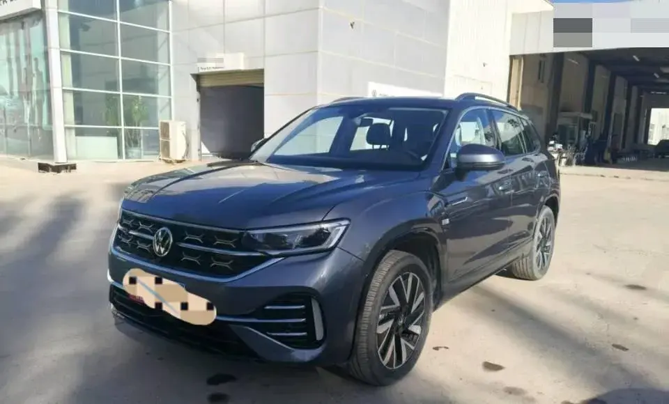 2023 VOLKSWAGEN TAYRON view 1