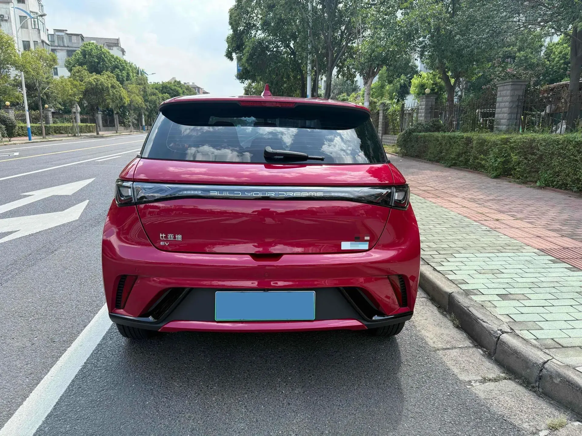 2024 BYD DOLPHIN thumbnail 4