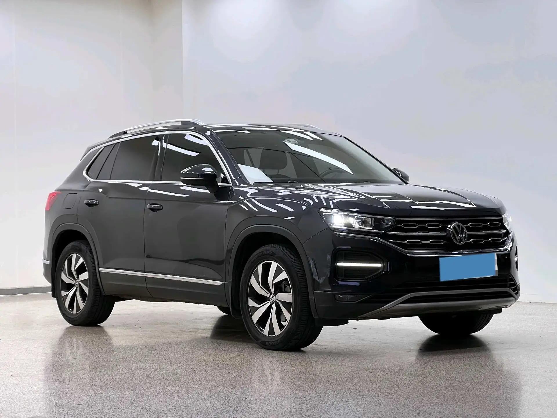 2019 VOLKSWAGEN TAYRON thumbnail 3