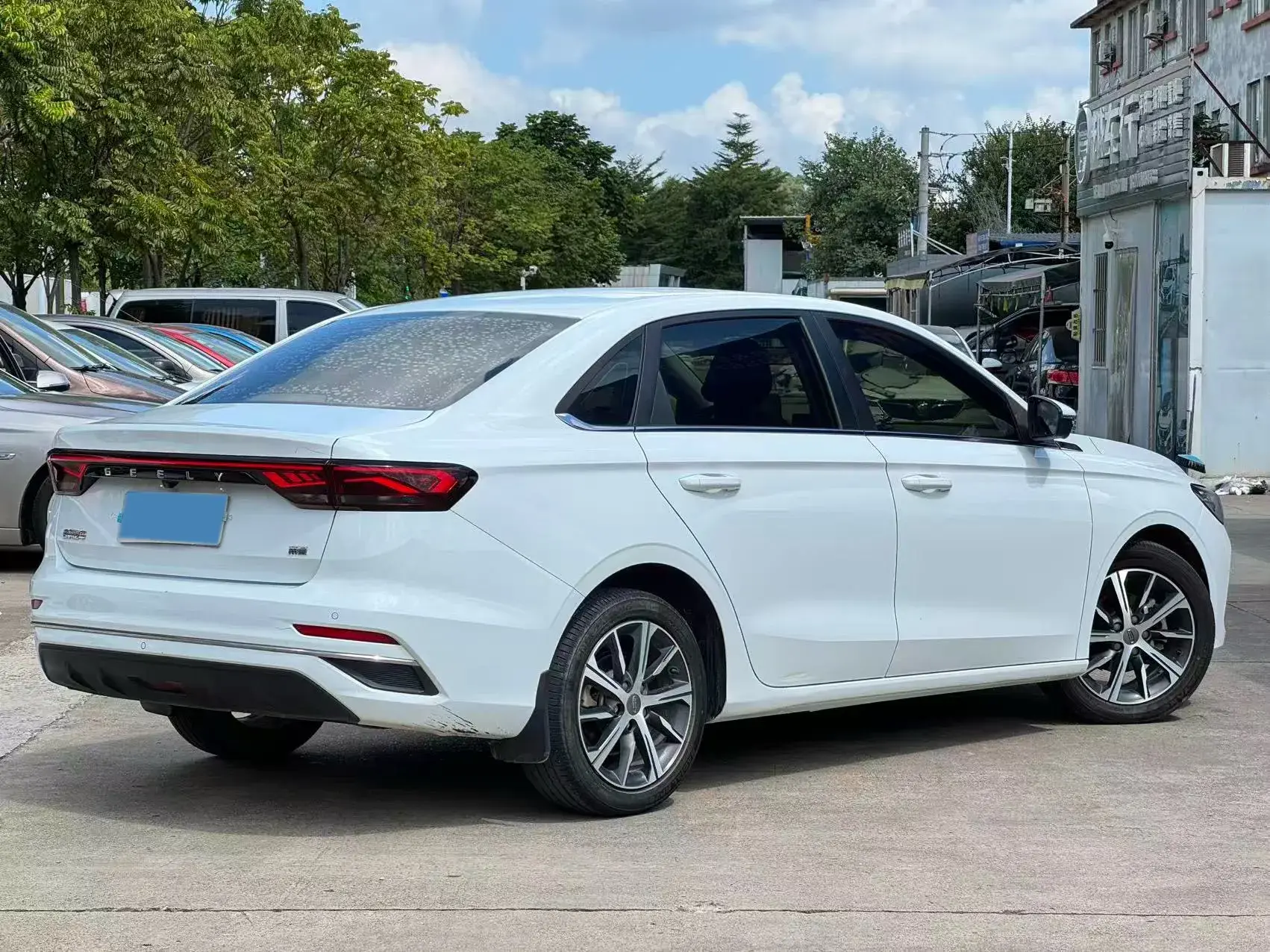 2022 GEELY EMGRAND thumbnail 4