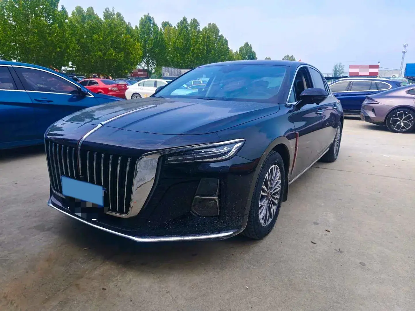 2022 HONGQI H5 view 1