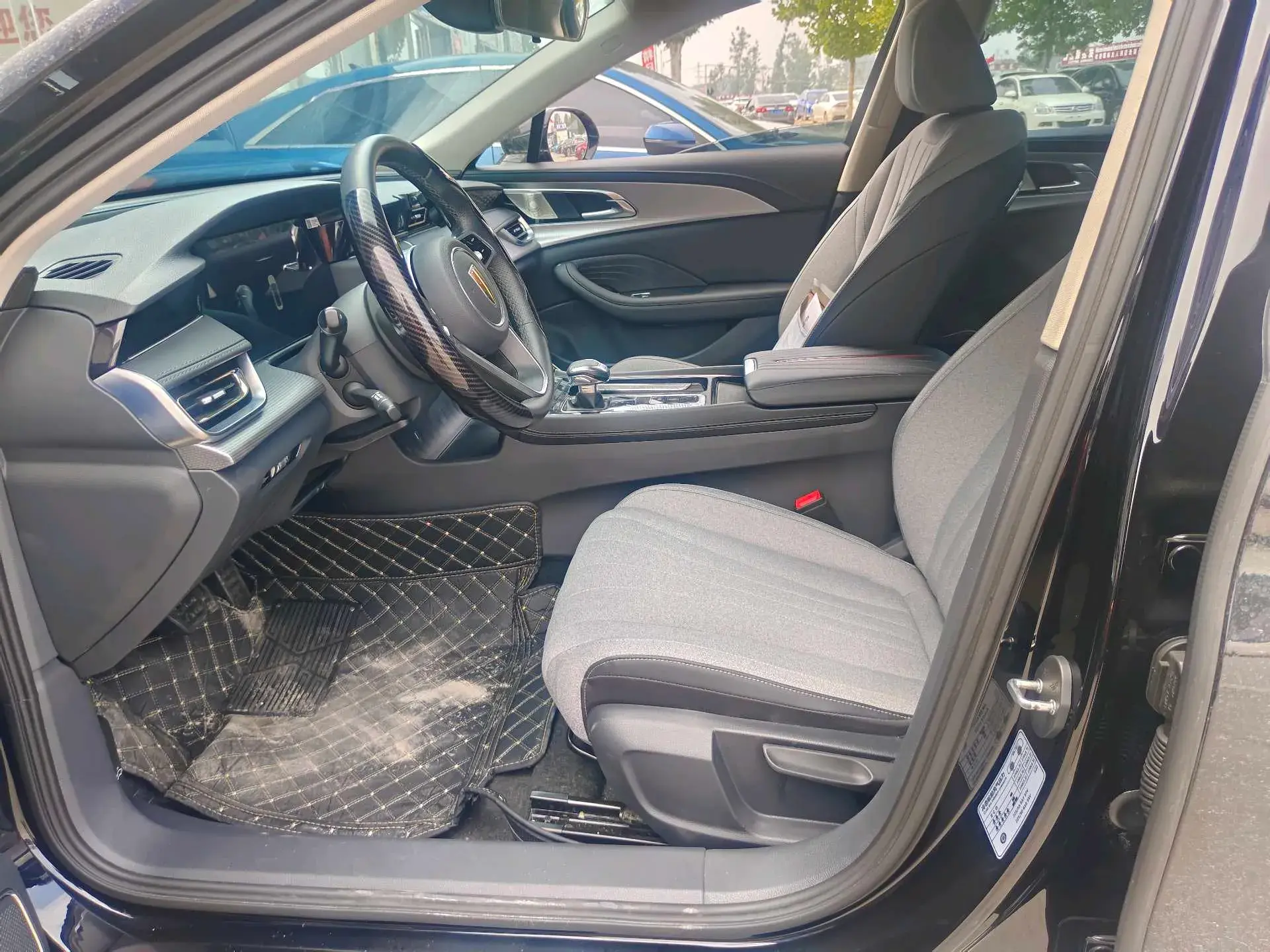 2022 HONGQI H5 thumbnail 4