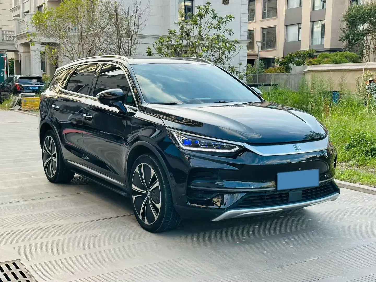 2022 BYD TANG thumbnail 3