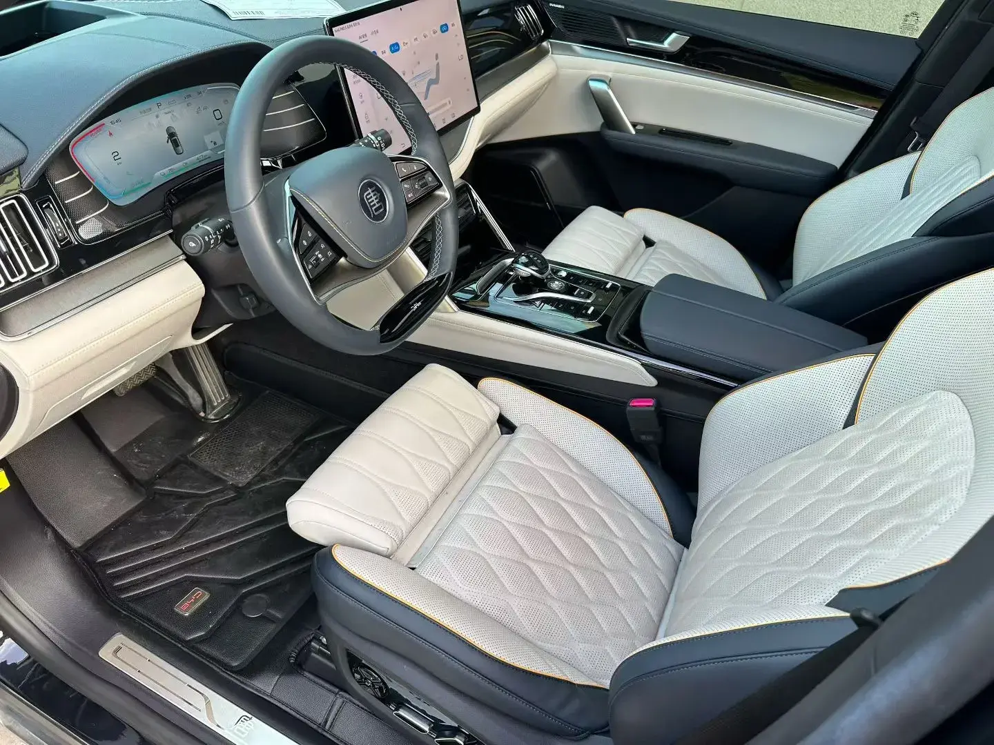 2022 BYD TANG thumbnail 4