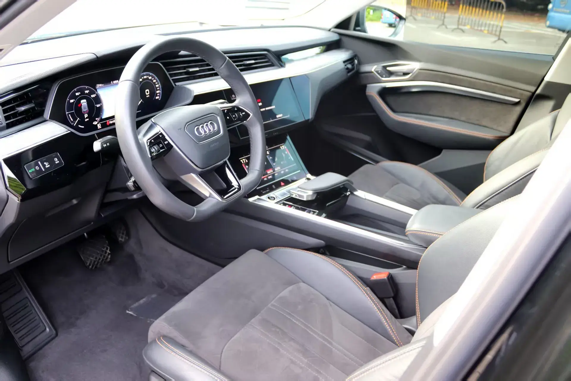 2021 AUDI E-TRON thumbnail 3