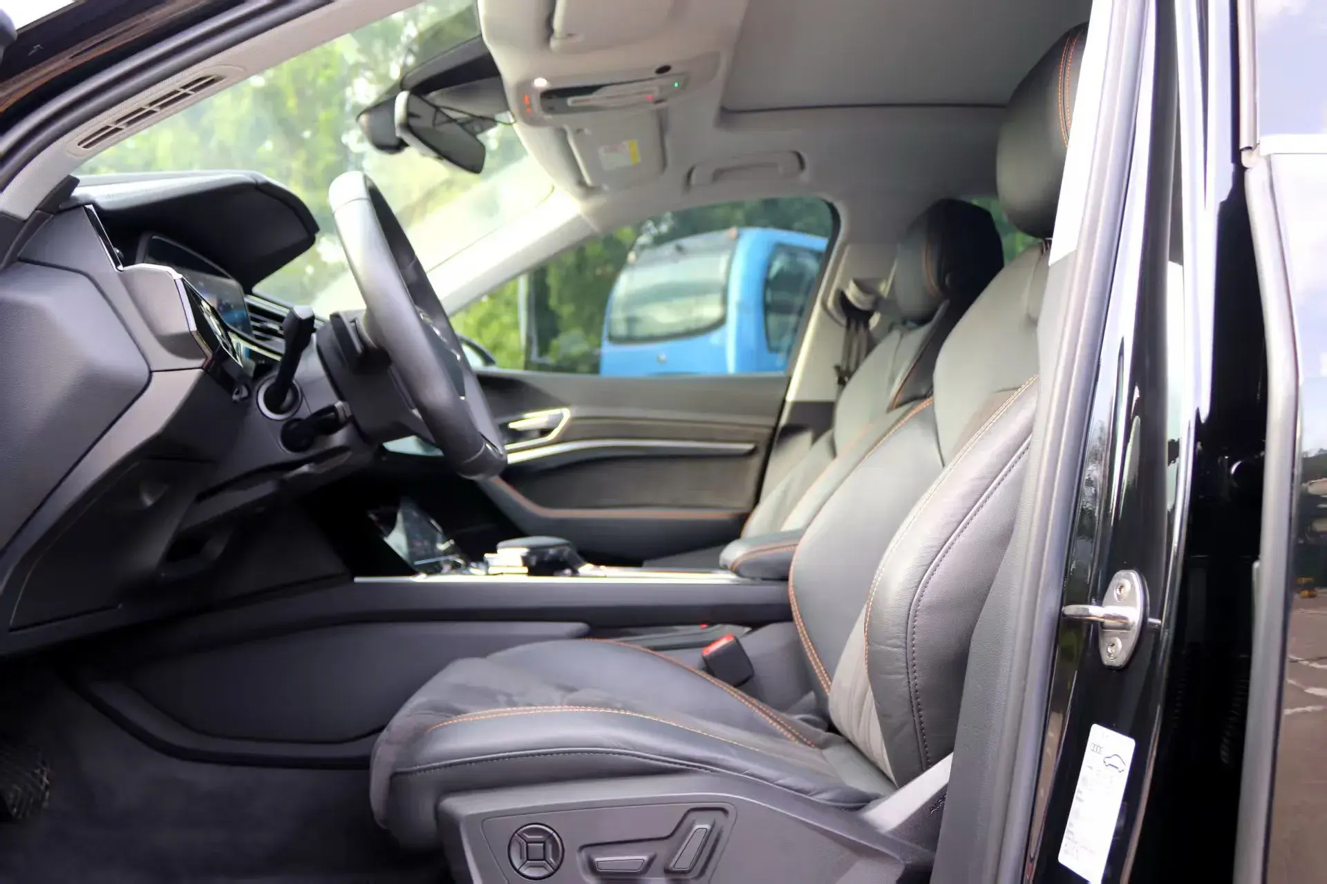 2021 AUDI E-TRON thumbnail 4