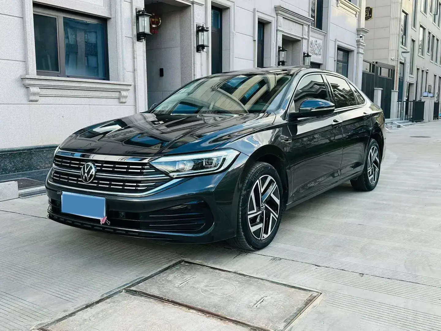 2023 VOLKSWAGEN SAGITAR view 1