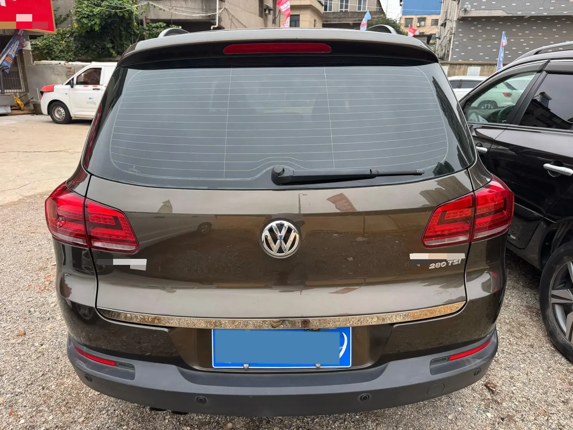 2016 VOLKSWAGEN TIGUAN thumbnail 3