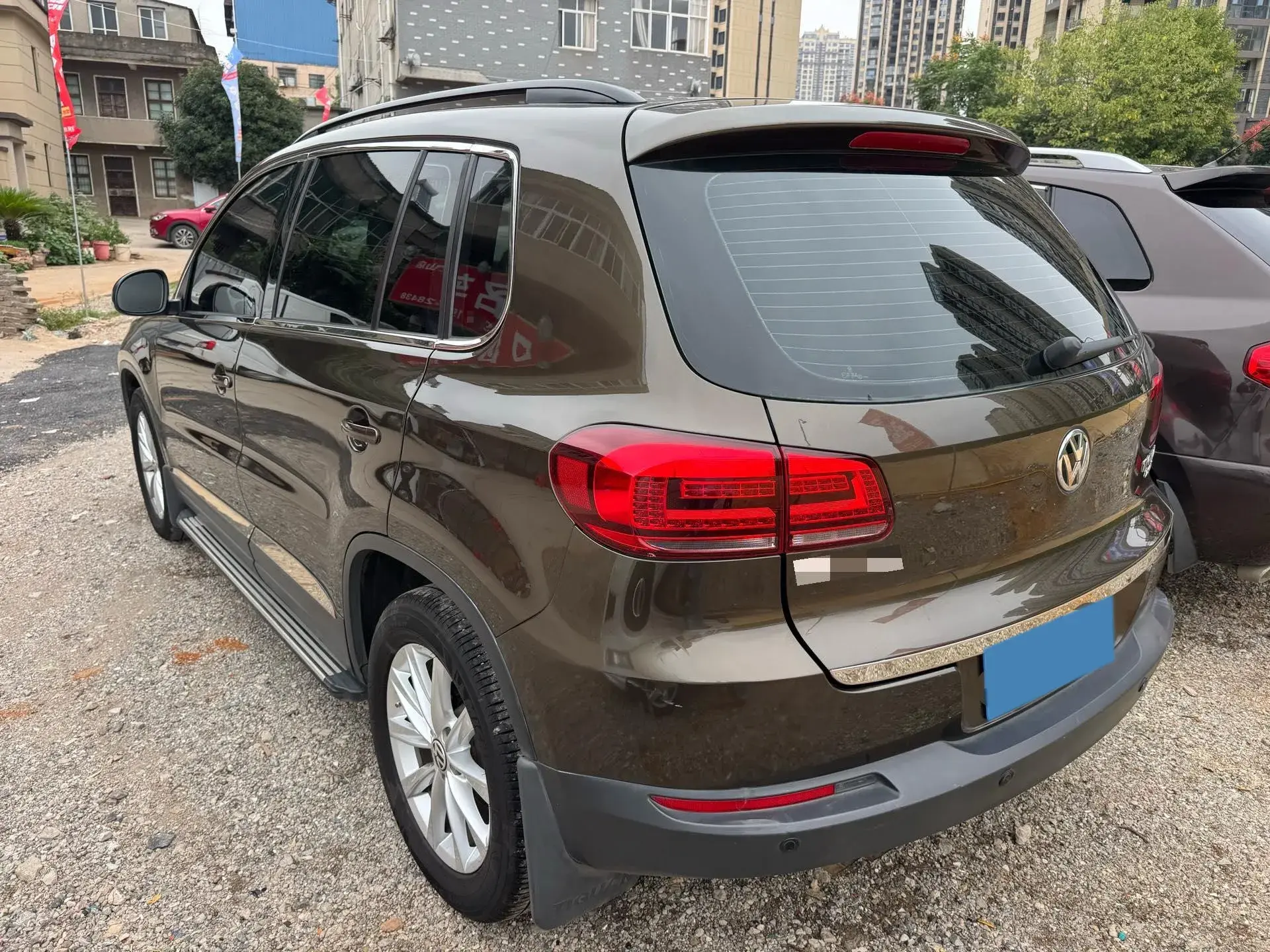2016 VOLKSWAGEN TIGUAN thumbnail 4