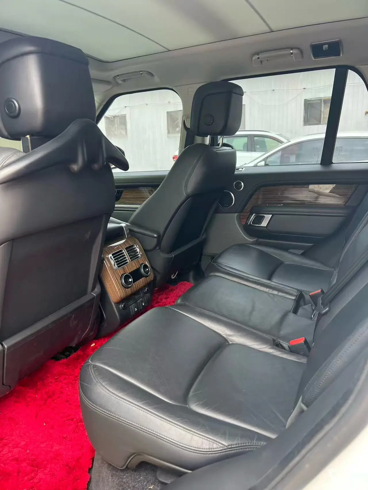 2018 LAND ROVER thumbnail 4