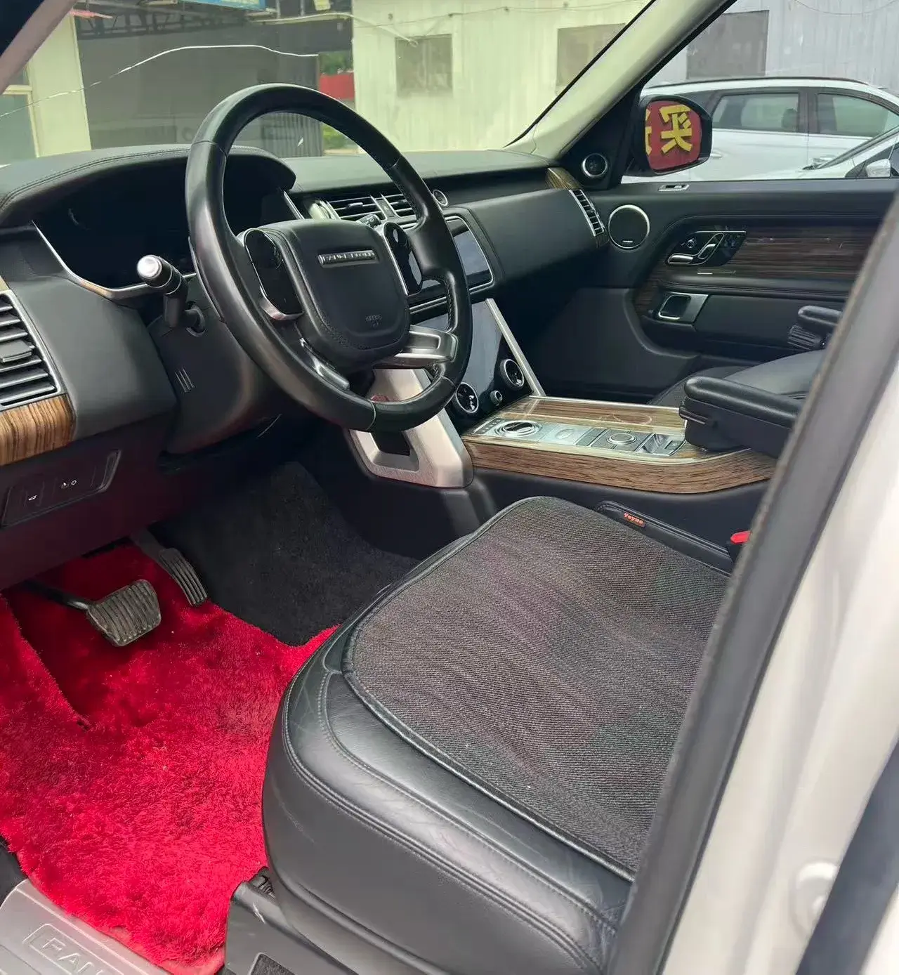 2018 LAND ROVER thumbnail 3