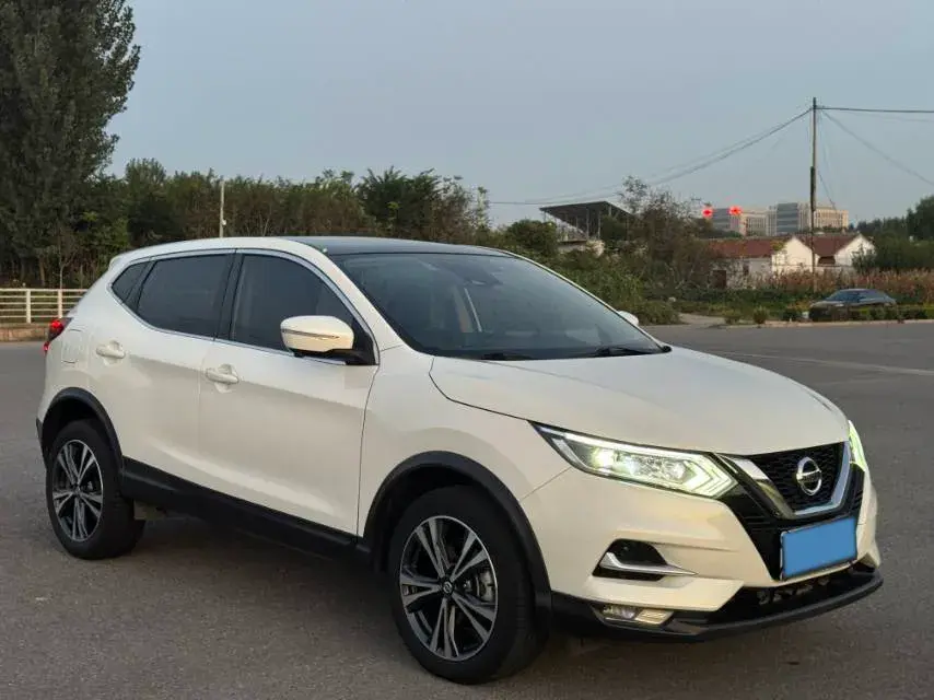 2021 NISSAN QASHQAI thumbnail 3