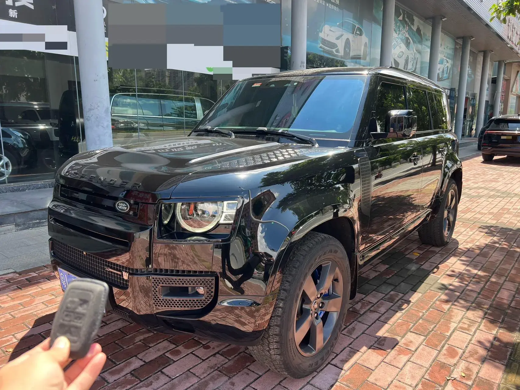 2022 LAND ROVER view 1