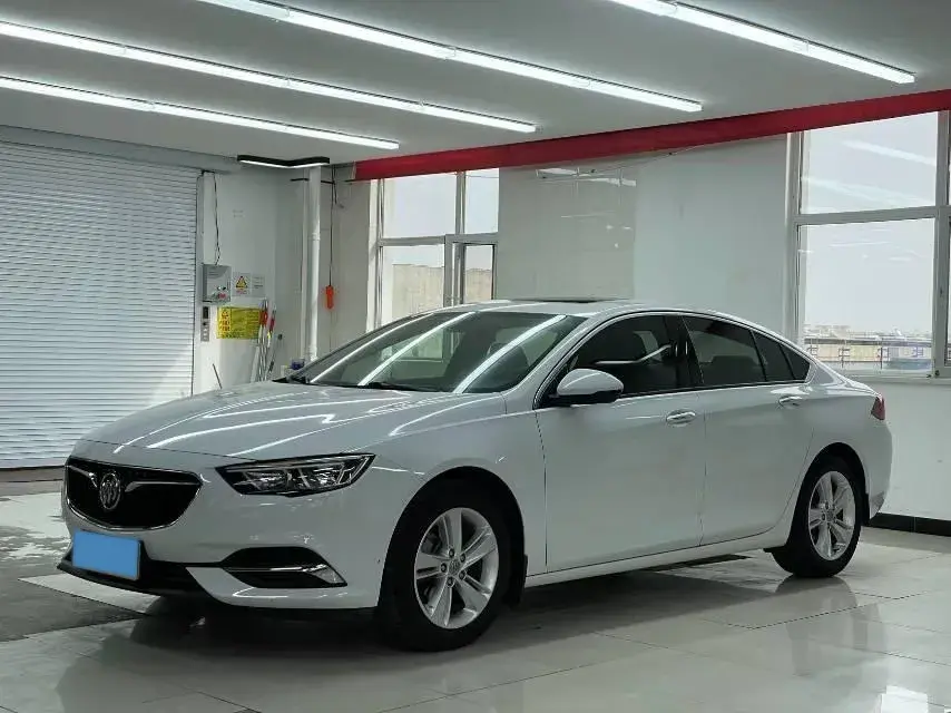 2019 BUICK REGAL view 1