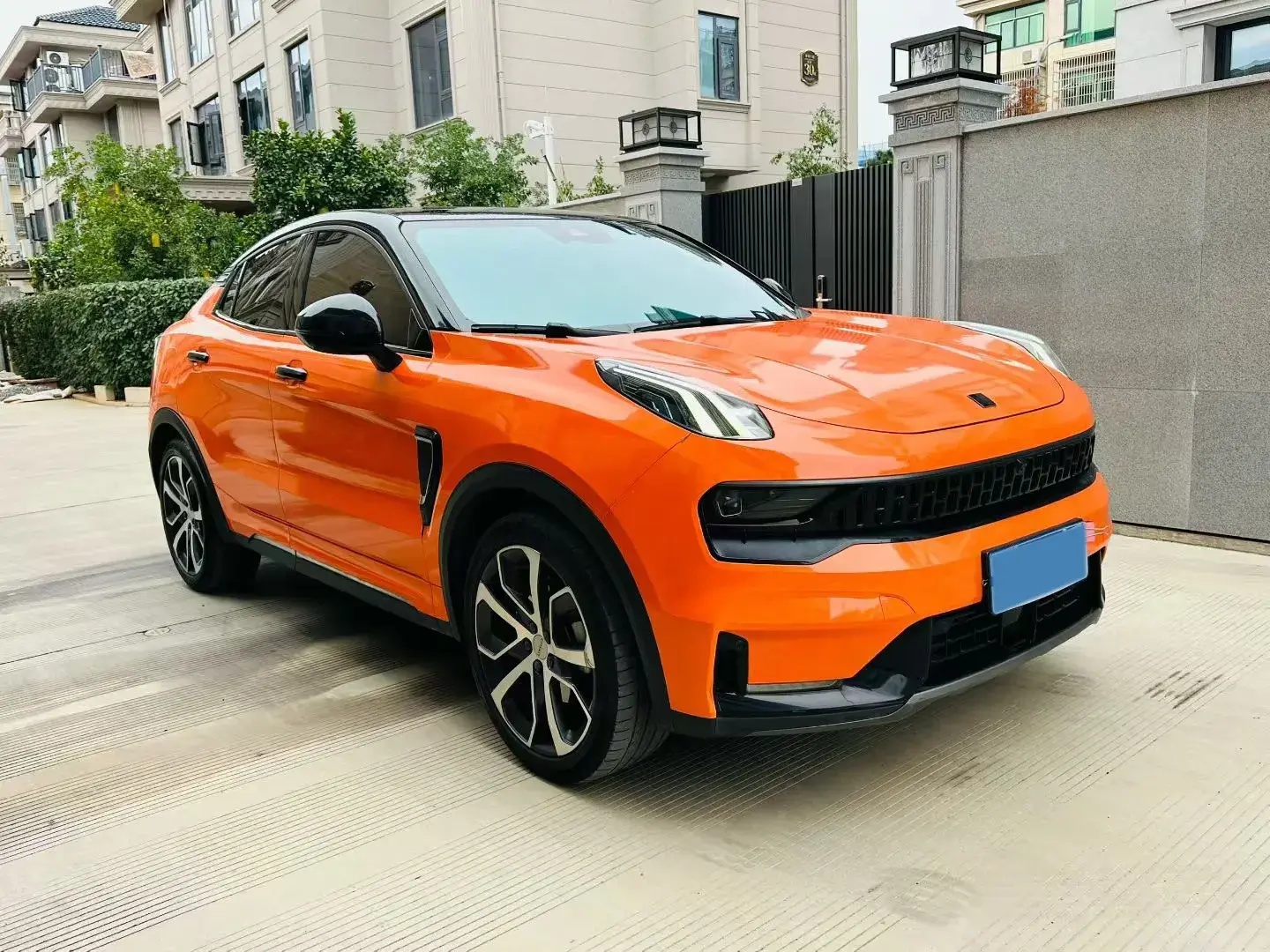 2022 LYNK&CO 05 thumbnail 3