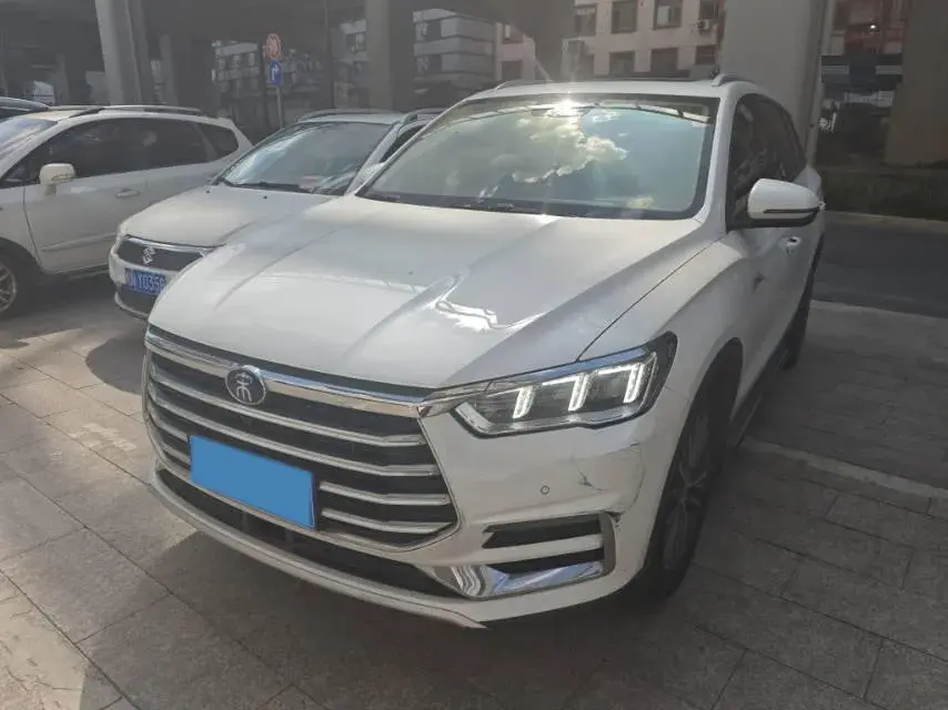2019 BYD SONG view 1