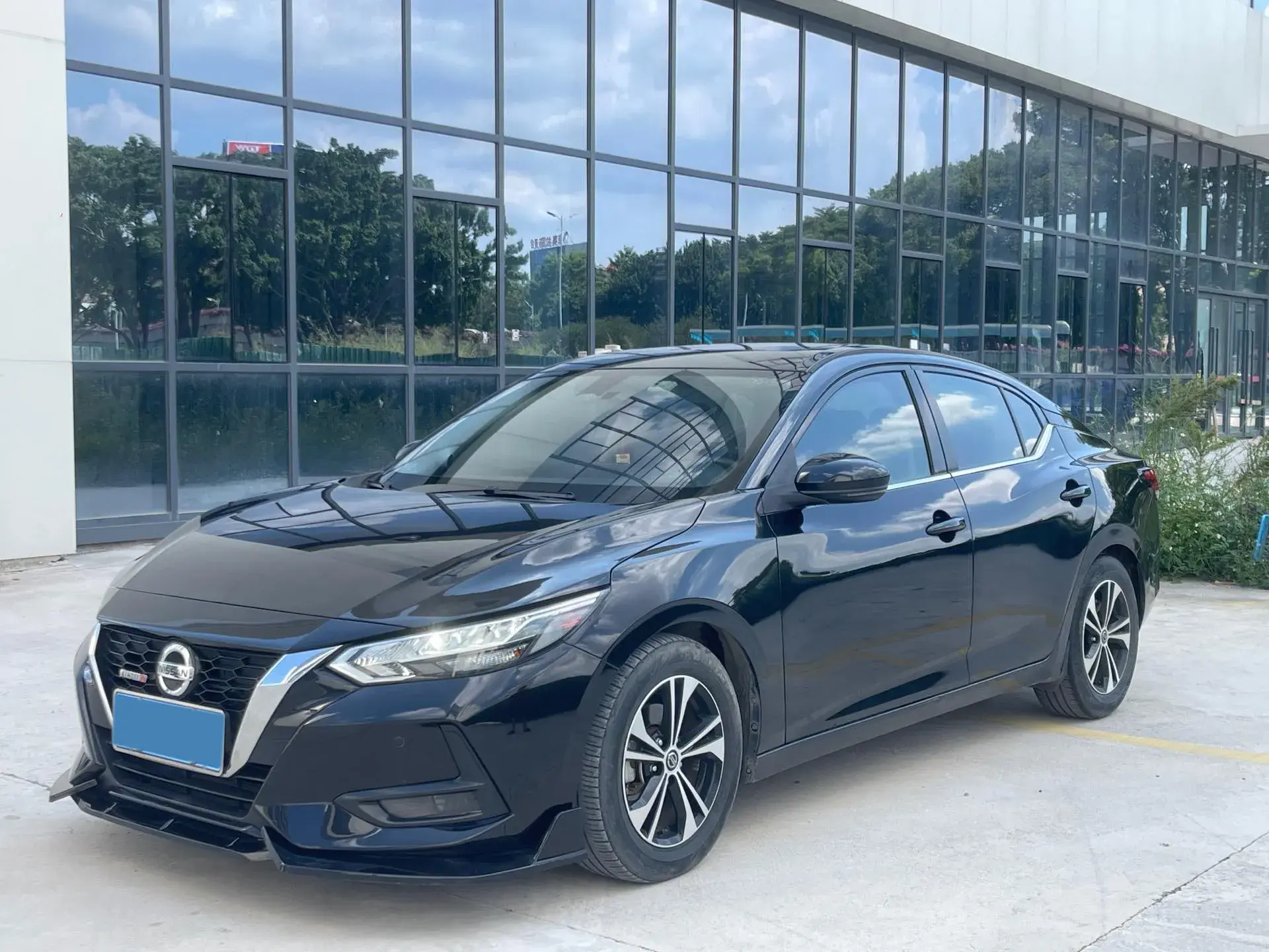 2020 NISSAN SYLPHY view 1