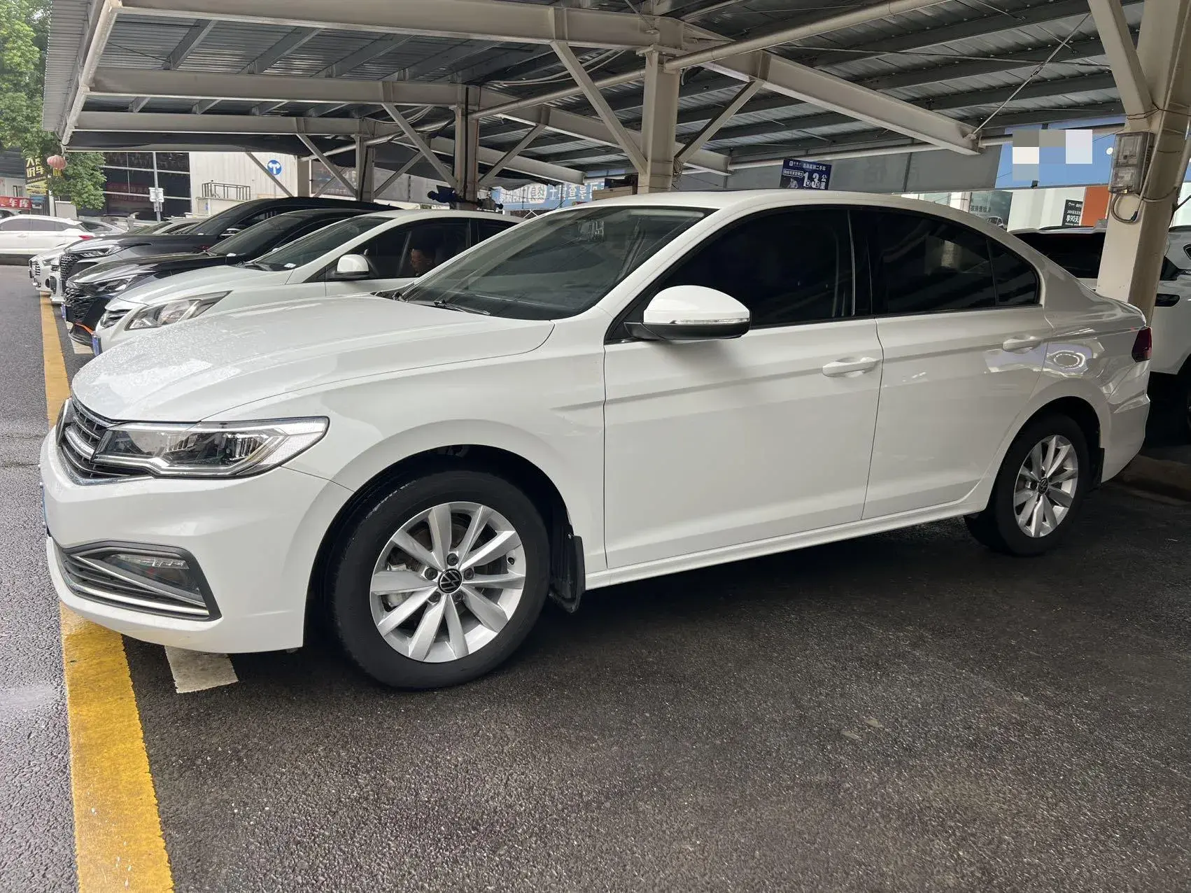 2021 VOLKSWAGEN BORA view 1