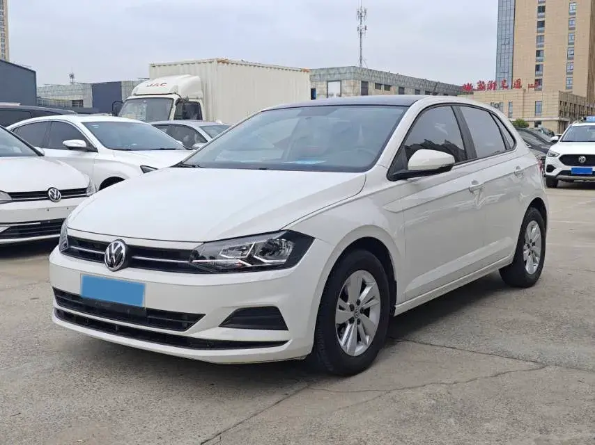 2019 VOLKSWAGEN POLO view 1
