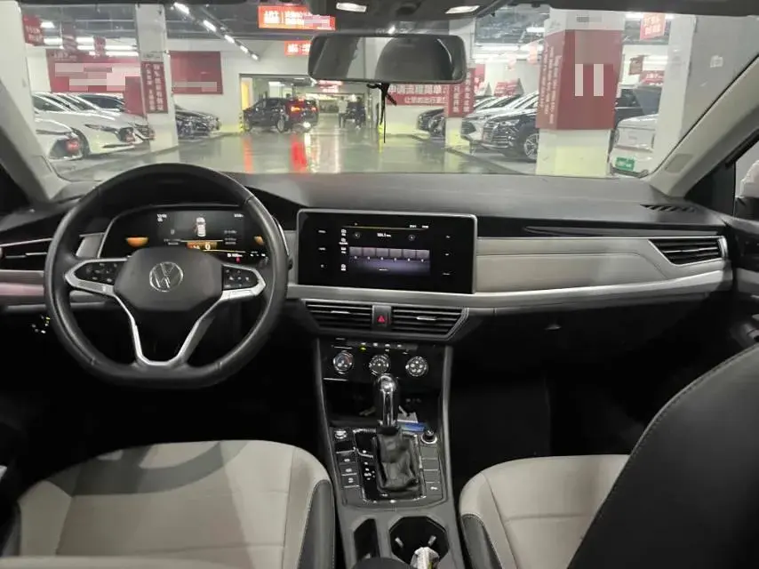 2023 VOLKSWAGEN BORA thumbnail 4