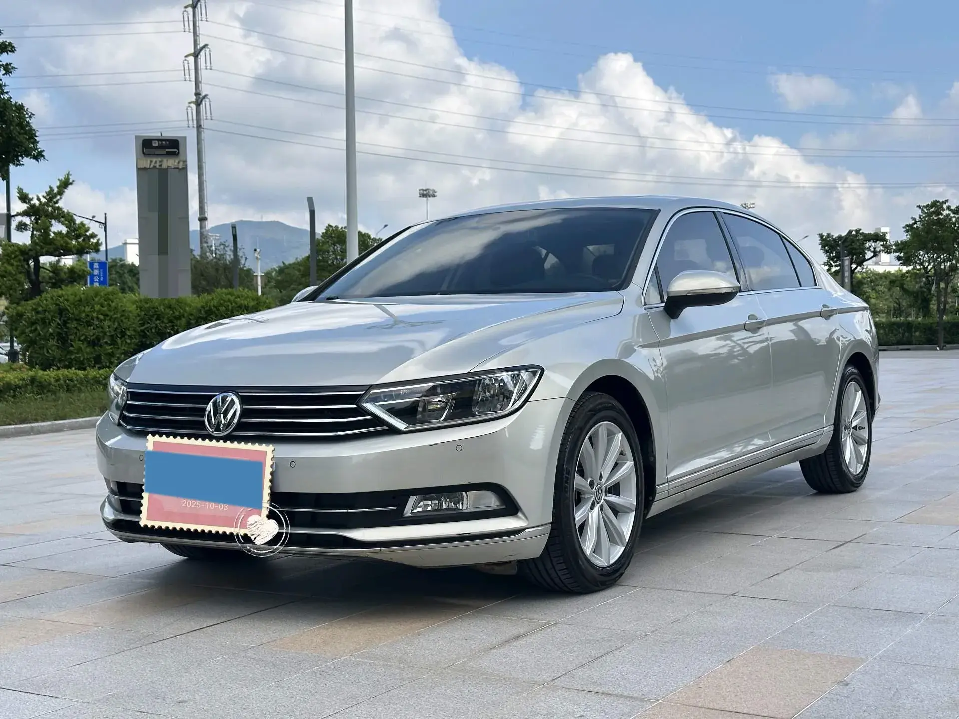 2018 VOLKSWAGEN MAGOTAN view 1