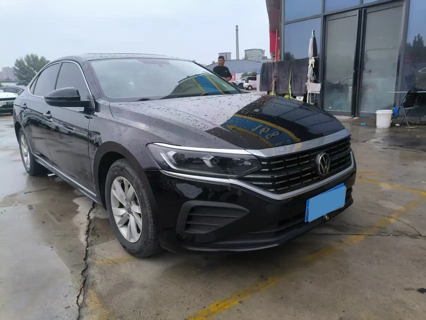 2022 VOLKSWAGEN PASSAT thumbnail 2