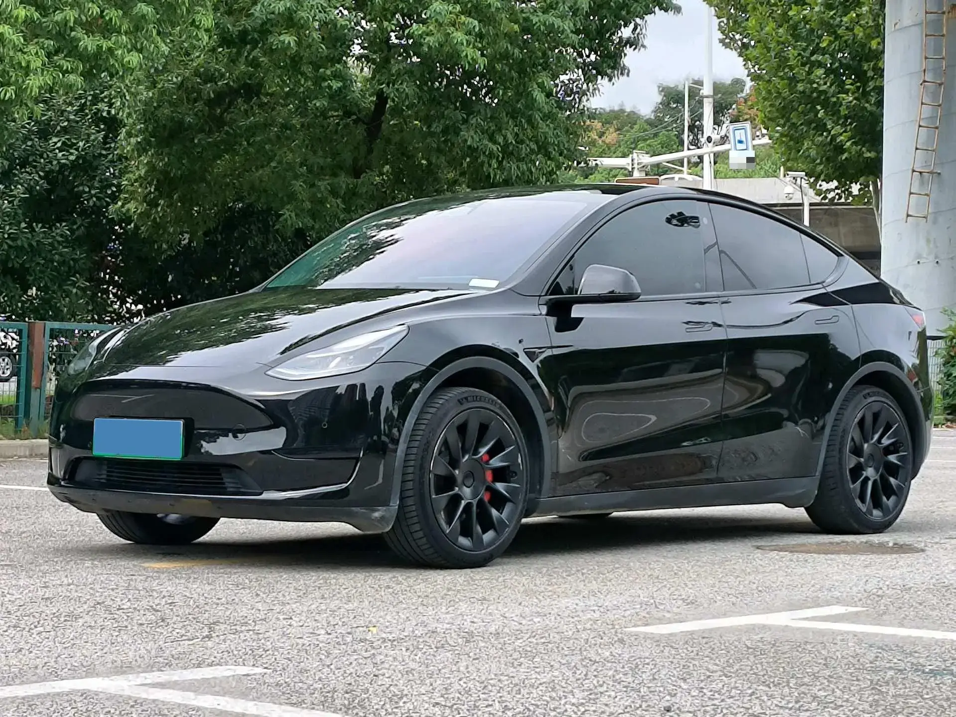 2022 TESLA MODEL view 1