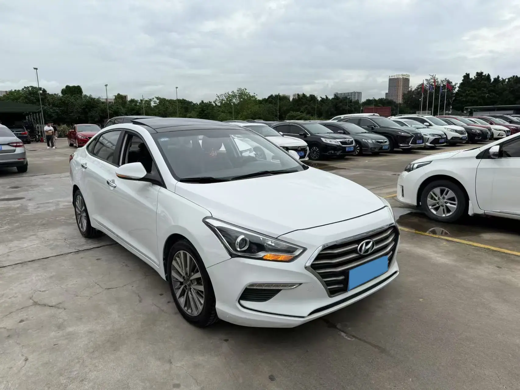 2019 HYUNDAI MISTRA thumbnail 3