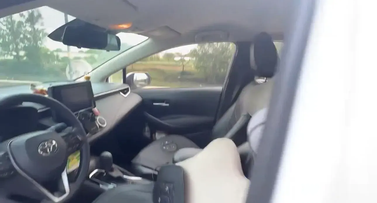 2021 TOYOTA COROLLA thumbnail 3