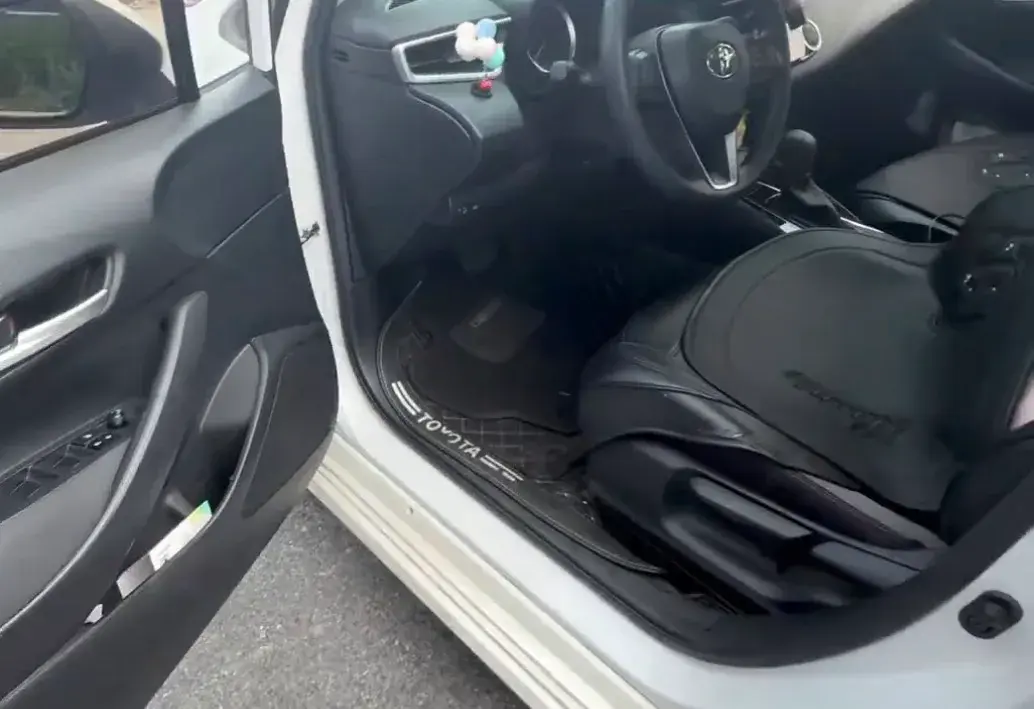 2021 TOYOTA COROLLA thumbnail 2