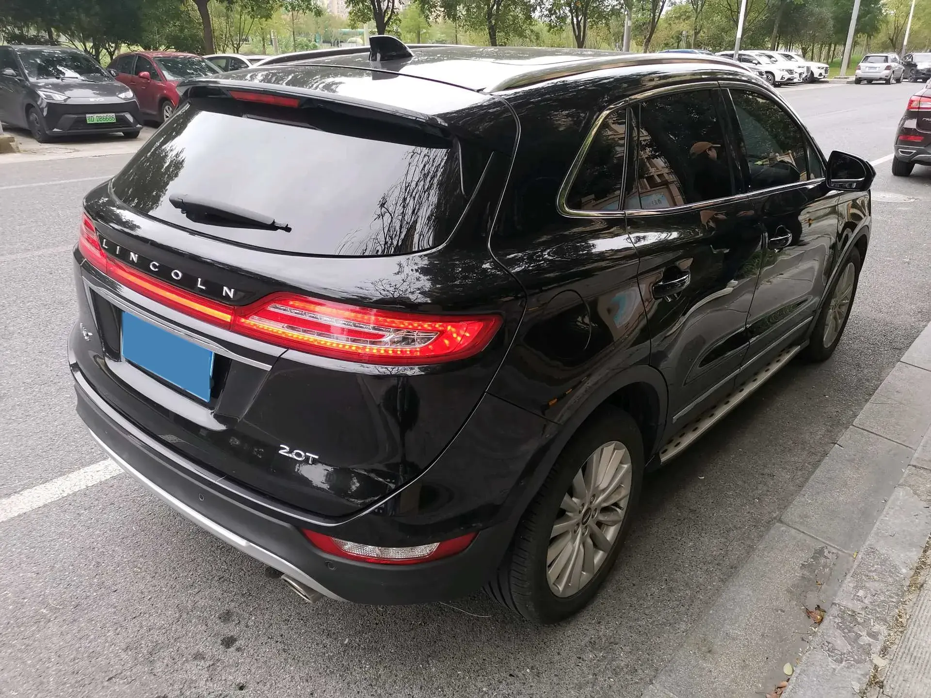 2019 LINCOLN MKC thumbnail 4