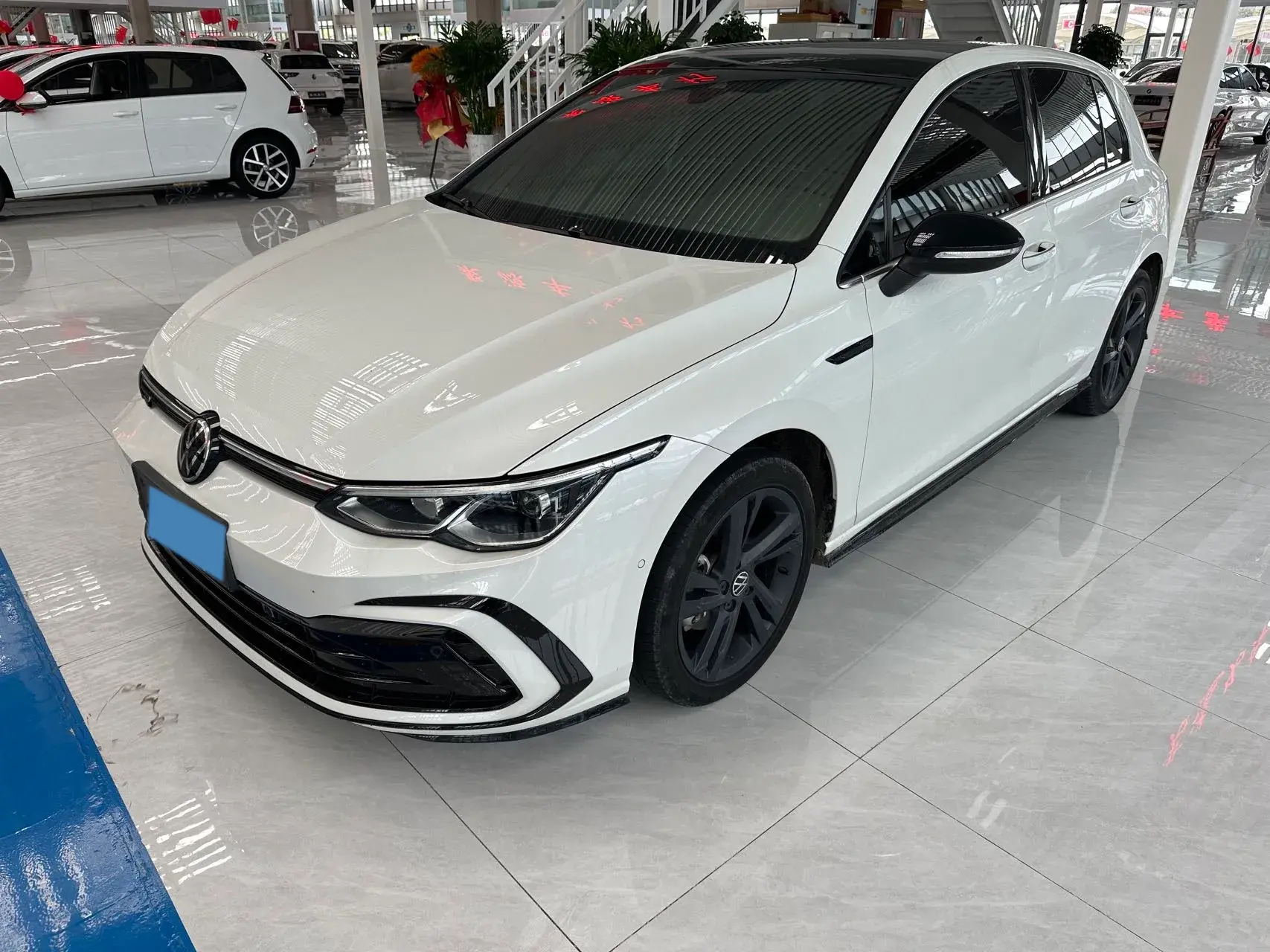 2021 VOLKSWAGEN GOLF view 1