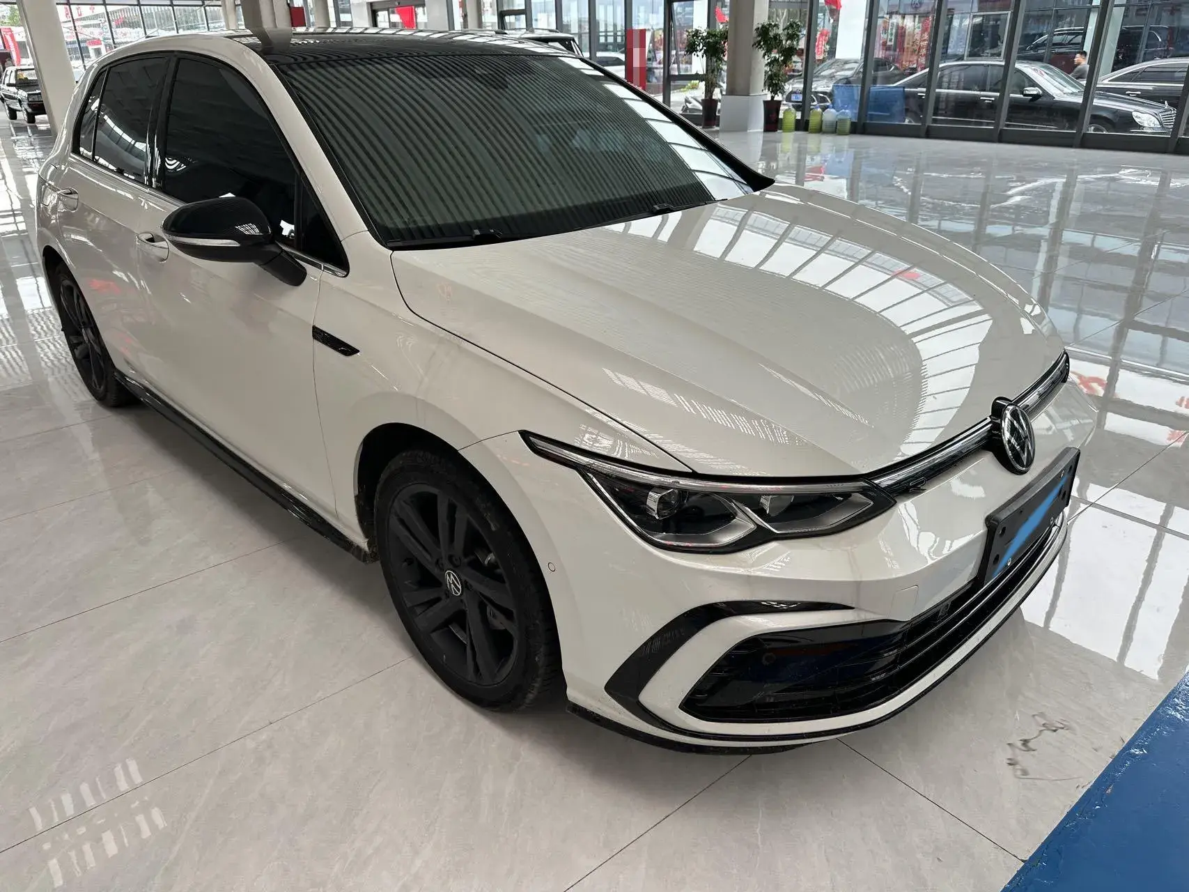 2021 VOLKSWAGEN GOLF thumbnail 3